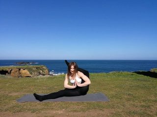 Olena Kolarova Yoga