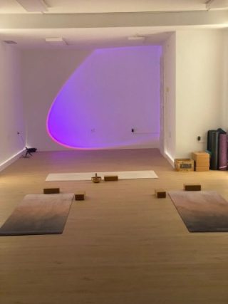 Umbra | Espacio de Yoga y Movimiento Expresivo