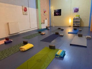 YOGA CON AMOR CENTRO DE YOGA Y BIENESTAR