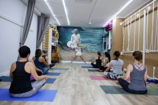 YOGA IYENGAR RUZAFA ESTHER ARMENGOL