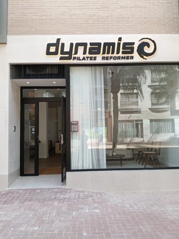 Dynamis Pilates Reformer