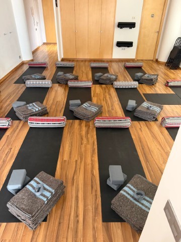 SOLO YOGA